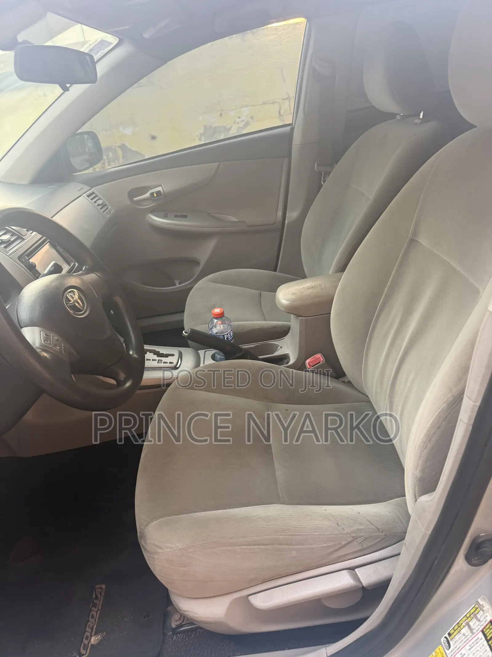 Toyota Corolla LE 4dr Sedan (1.8L 4cyl 4A) 2013 Silver
