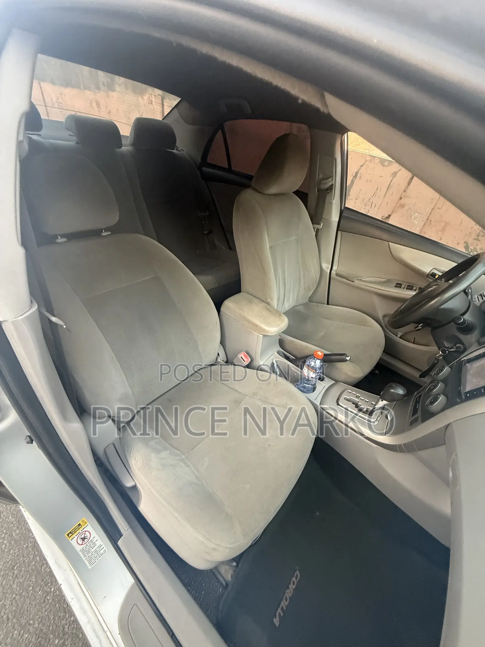 Toyota Corolla LE 4dr Sedan (1.8L 4cyl 4A) 2013 Silver