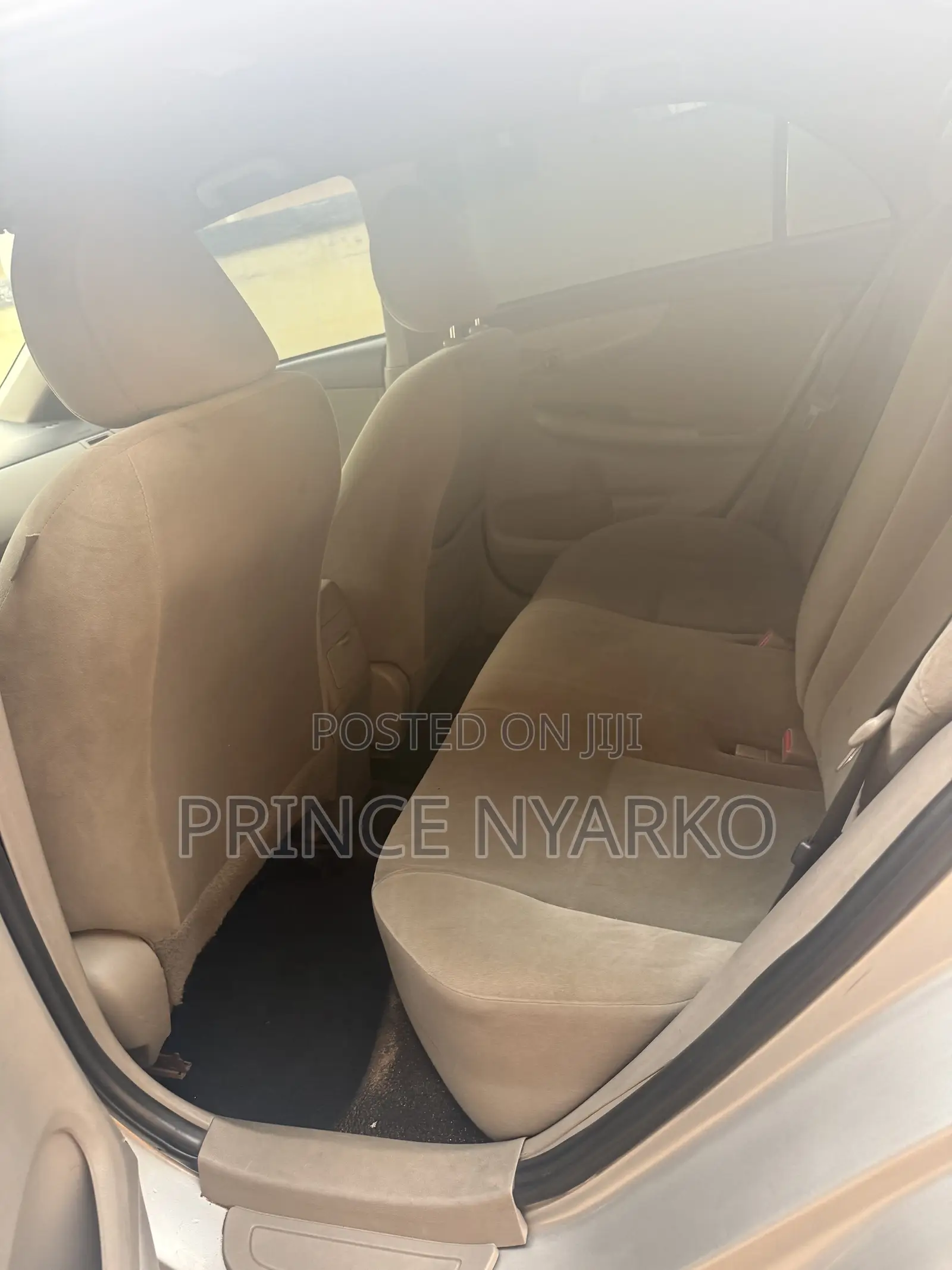 Toyota Corolla LE 4dr Sedan (1.8L 4cyl 4A) 2013 Silver