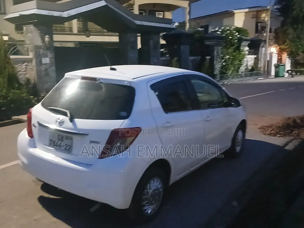 Toyota Vitz 2012 White