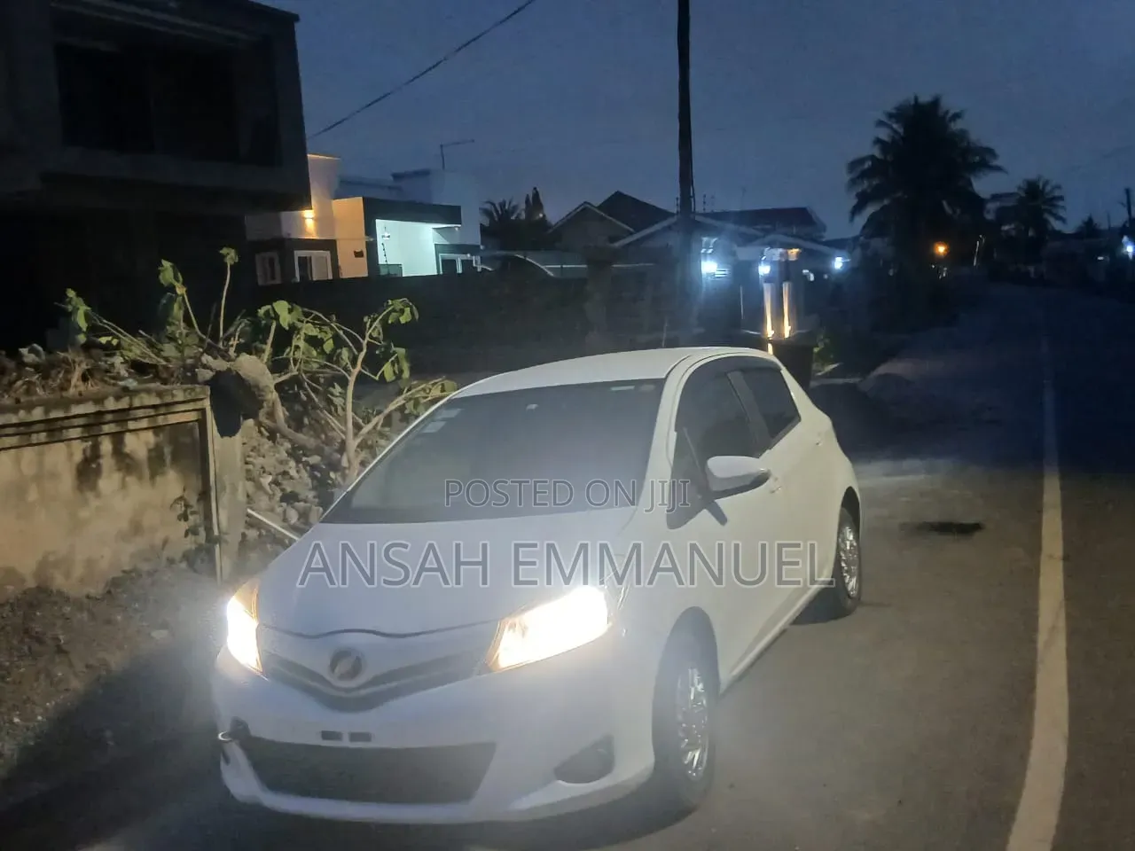 Toyota Vitz 2012 White