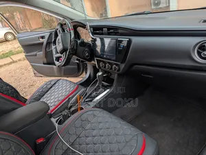 Toyota Corolla LE Eco (1.8L 4cyl 2A) 2018 Gray