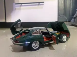 1:24 Scale Car Model (Toy Cars)