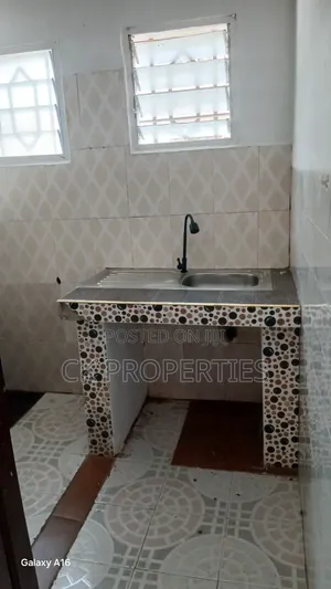 Mini Flat in Parakuo Estate for rent