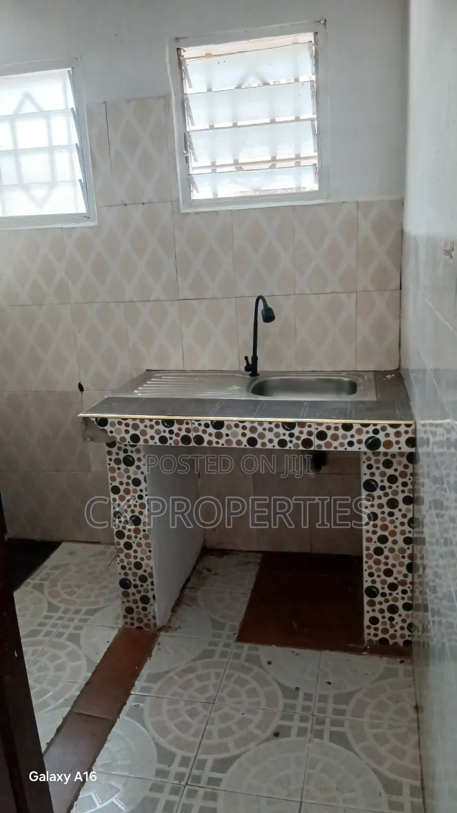 Mini Flat in Parakuo Estate for rent