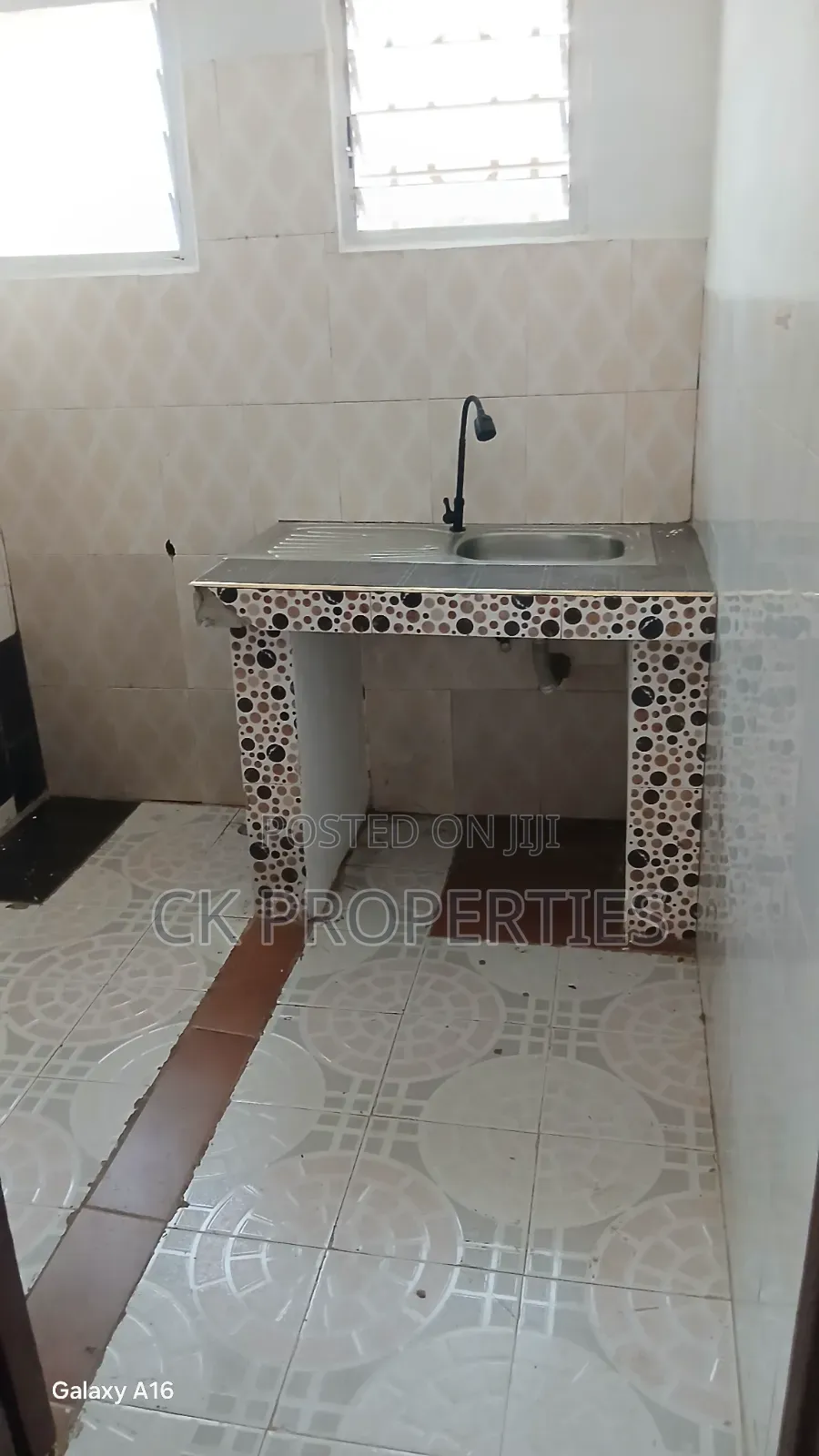 Mini Flat in Parakuo Estate for rent