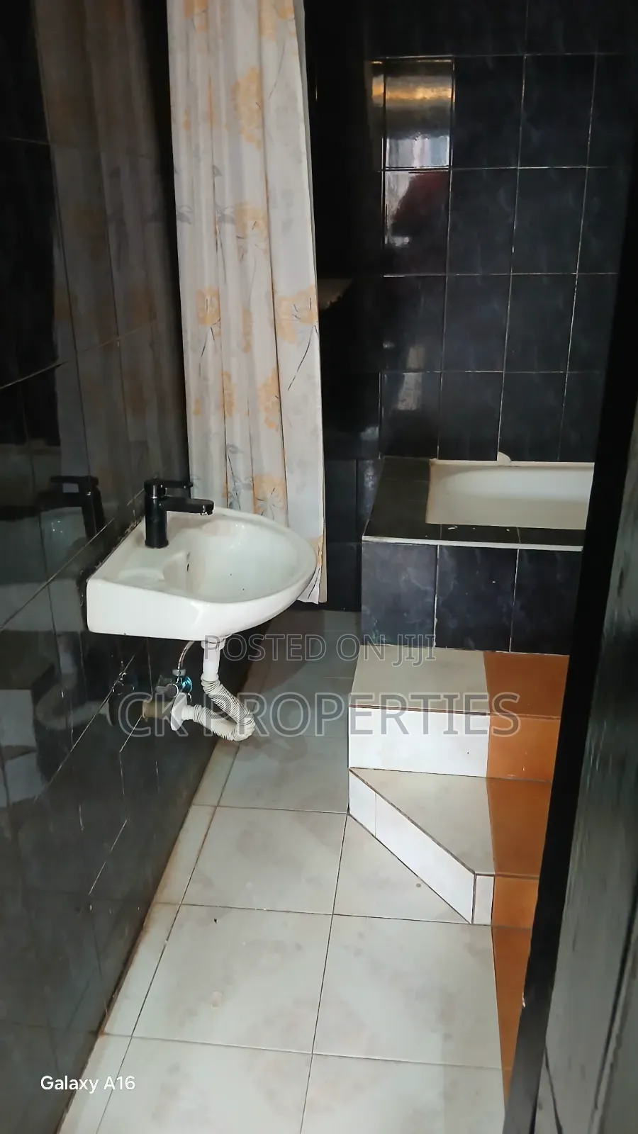 Mini Flat in Parakuo Estate for rent