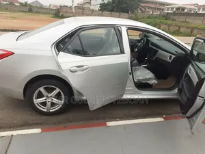 Toyota Corolla 2017 Silver