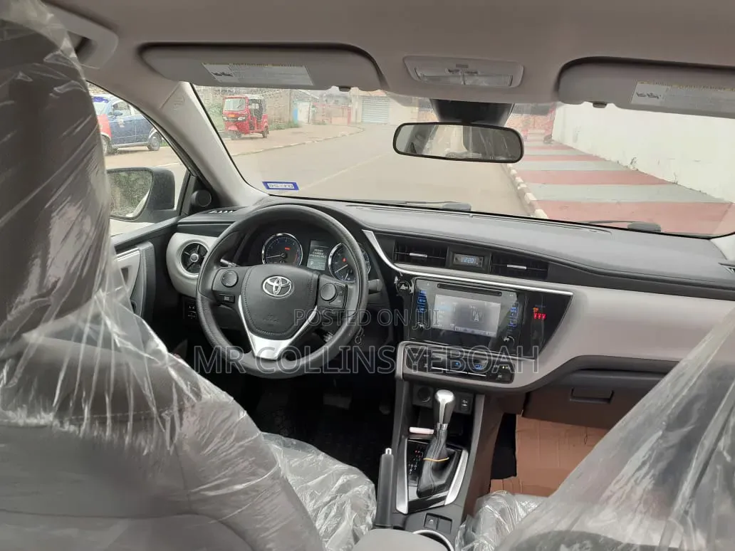 Toyota Corolla 2017 Silver