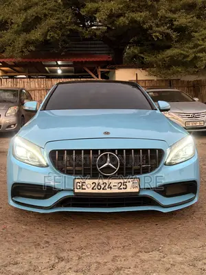 Mercedes-Benz C300 2017 Blue