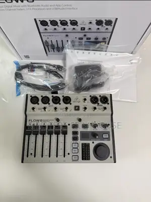 Behringer Flow8