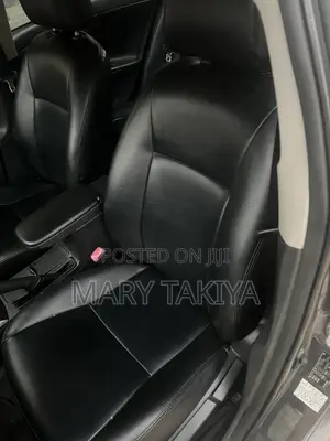 Toyota Corolla L 4dr Sedan (1.8L 4cyl 5M) 2012 Gray