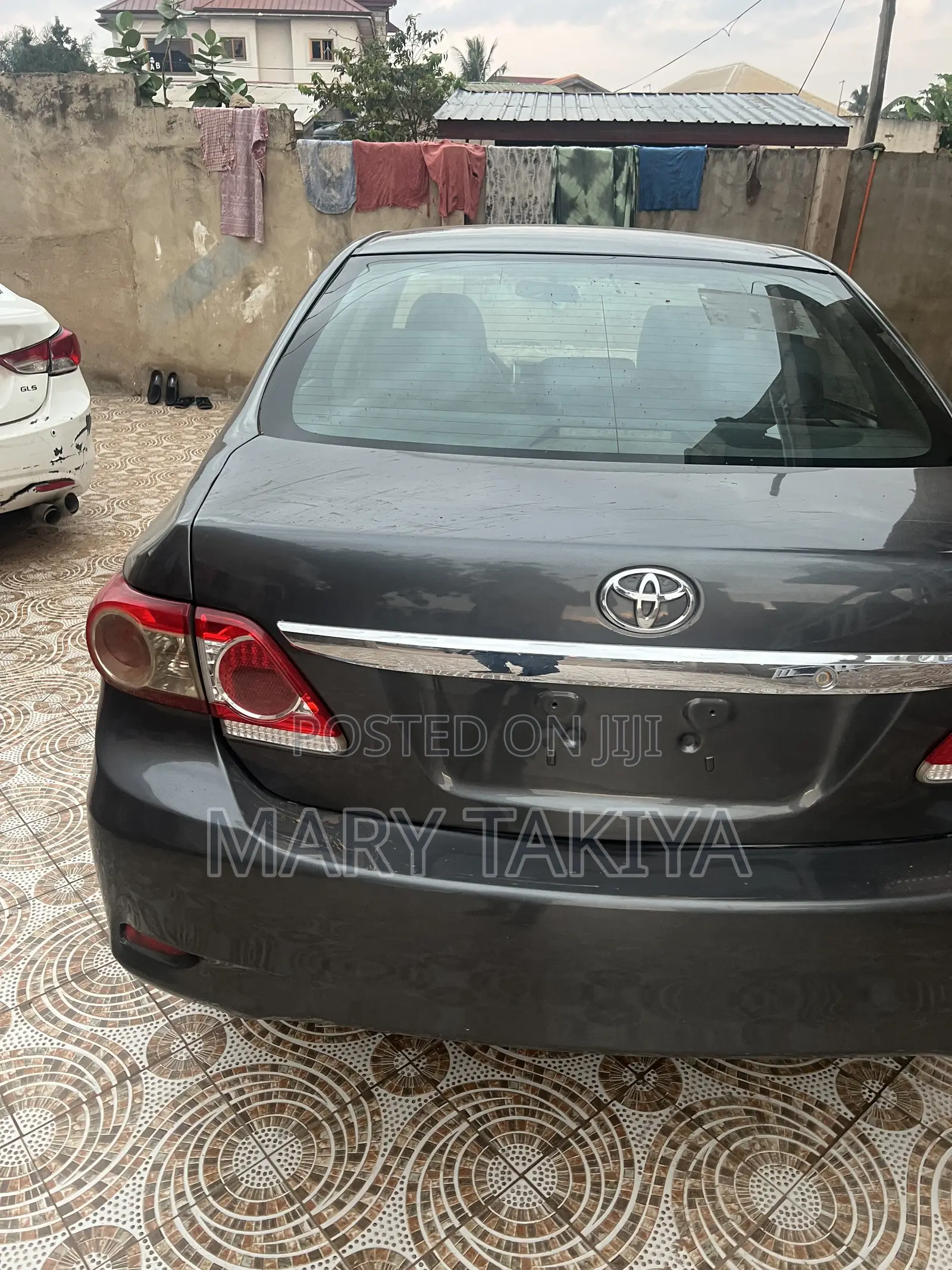 Toyota Corolla L 4dr Sedan (1.8L 4cyl 5M) 2012 Gray