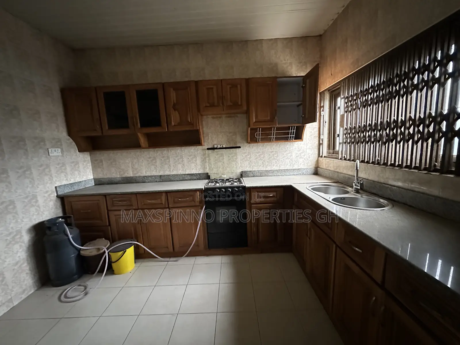 Furnished 4bdrm Apartment in Maxspinno Properties, American House