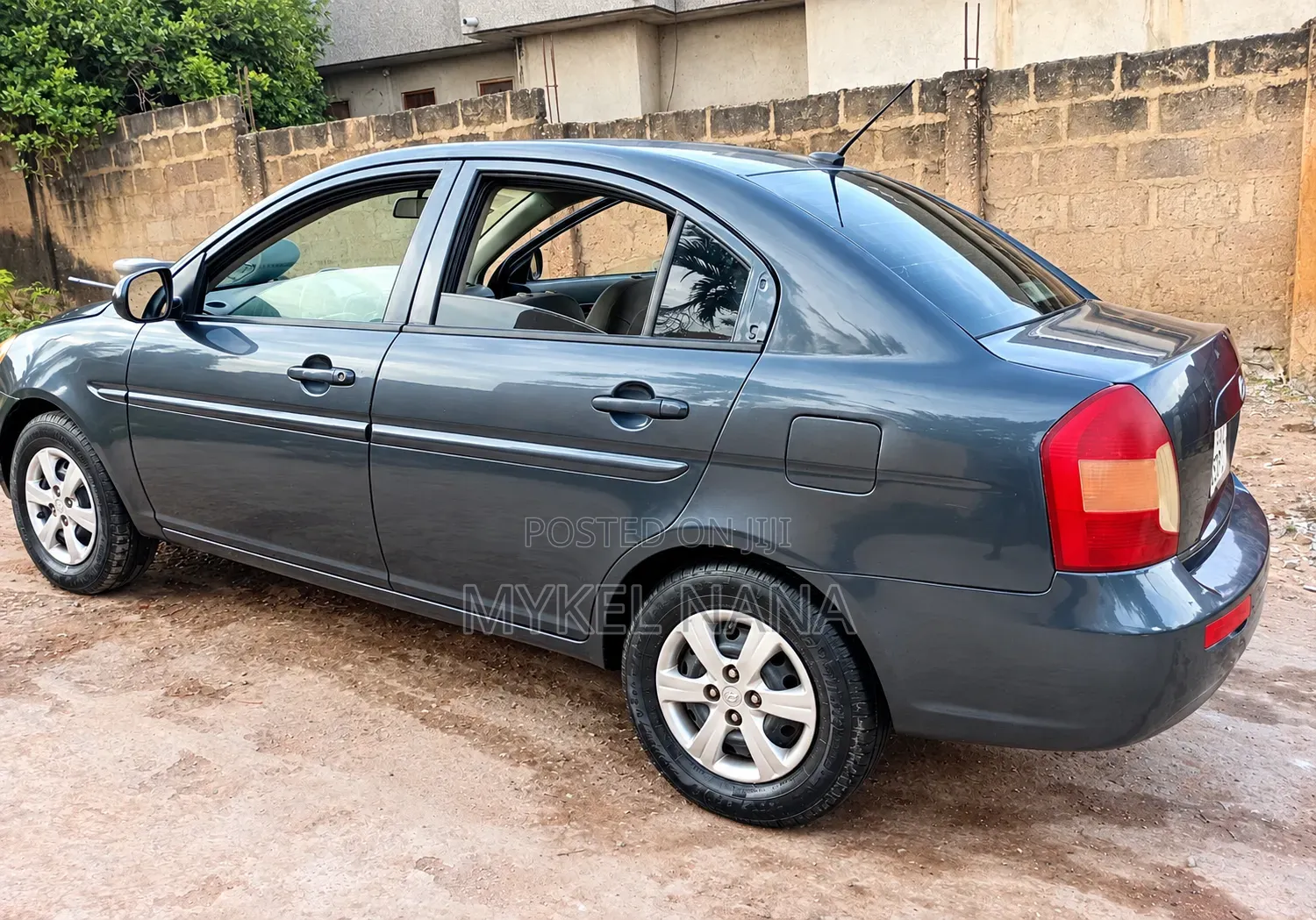 Hyundai Accent 2010 Gray