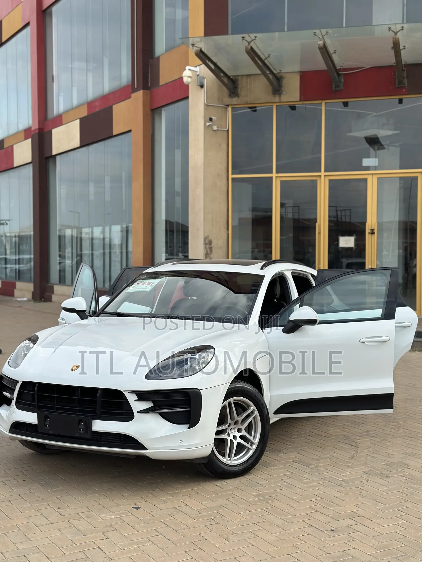 Porsche Macan 2021 White