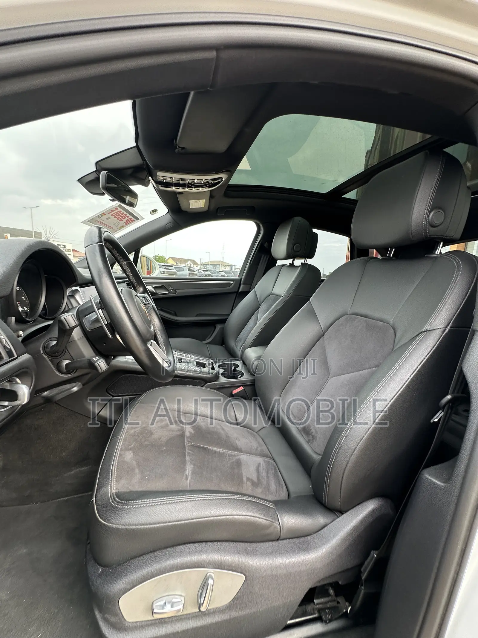Porsche Macan 2021 White