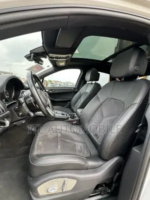 Porsche Macan 2021 White