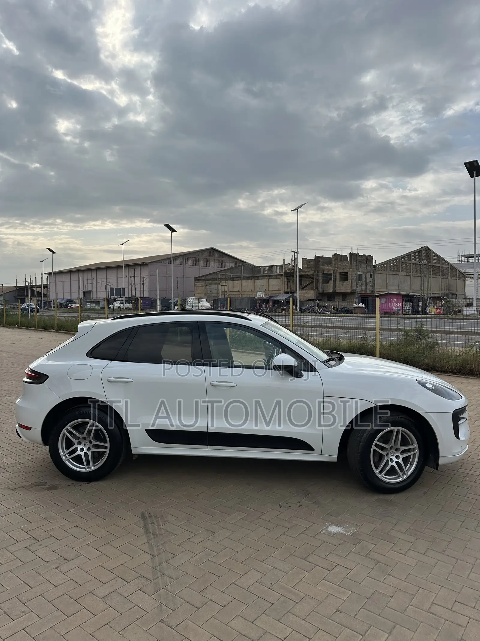 Porsche Macan 2021 White