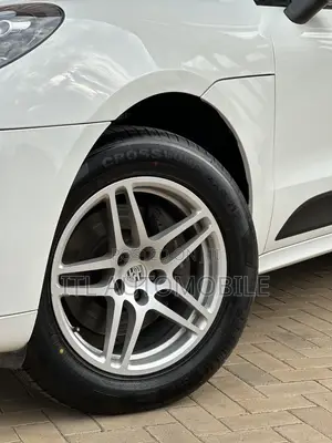 Porsche Macan 2021 White