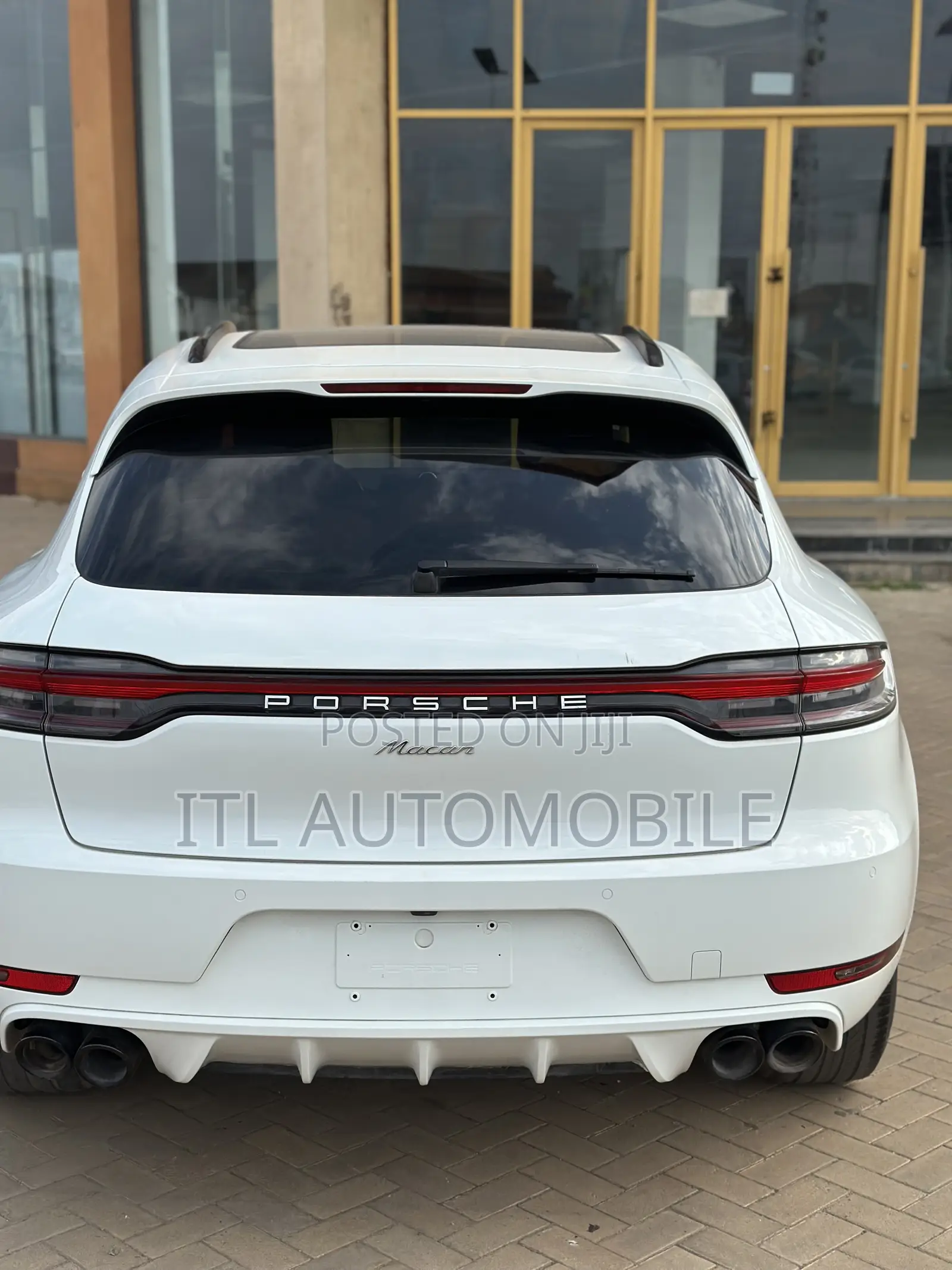 Porsche Macan 2021 White