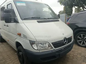 Mercedes-Benz Sprinter 2002 White