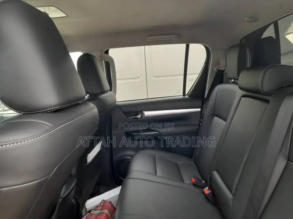 Toyota Hilux 2021 Green