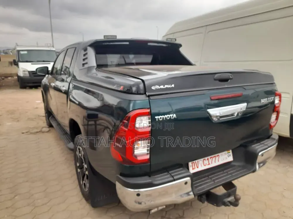Toyota Hilux 2021 Green