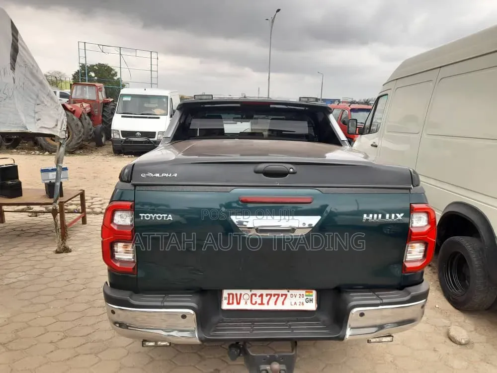 Toyota Hilux 2021 Green