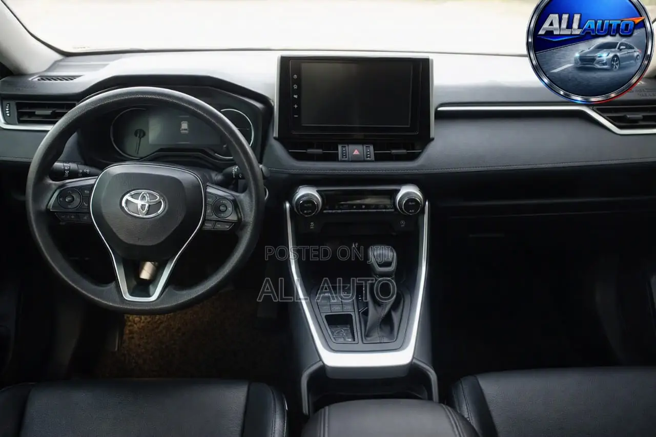 Toyota RAV4 XLE Premium 2022 White