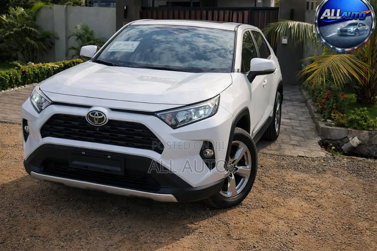 Toyota RAV4 XLE Premium 2022 White