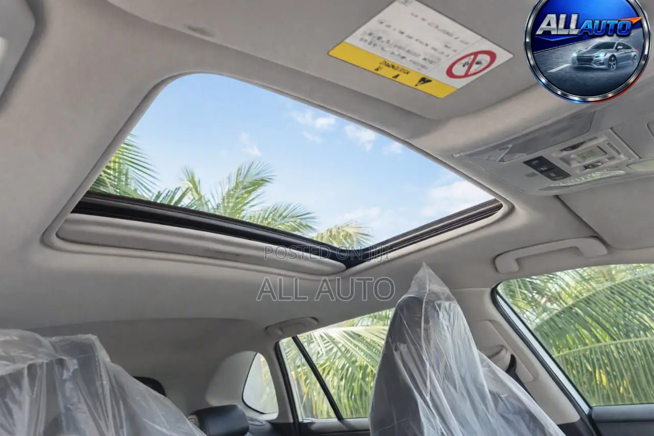 Toyota RAV4 XLE Premium 2022 White