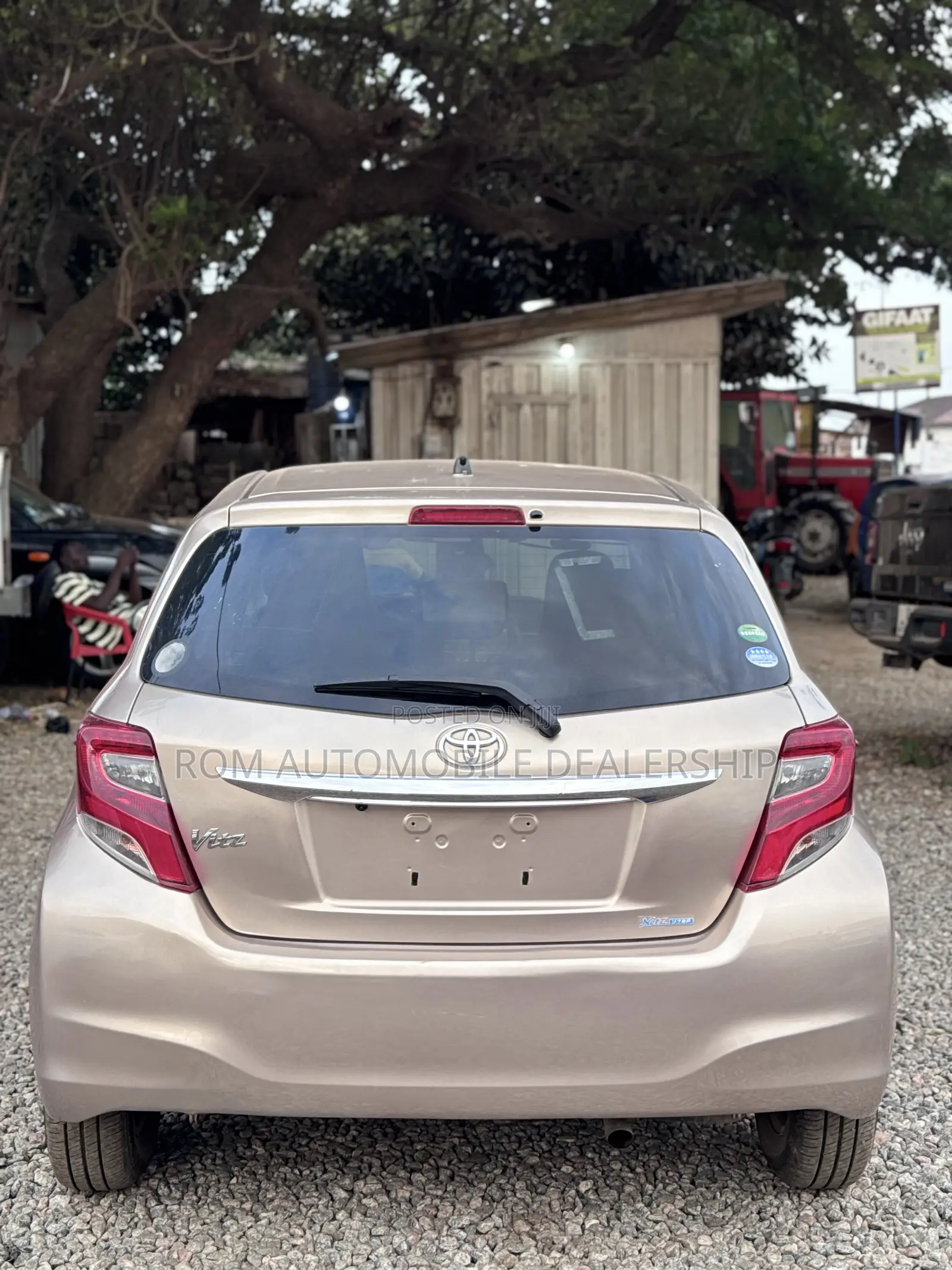 Toyota Vitz 2016 Gold