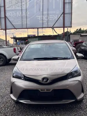 Toyota Vitz 2016 Gold