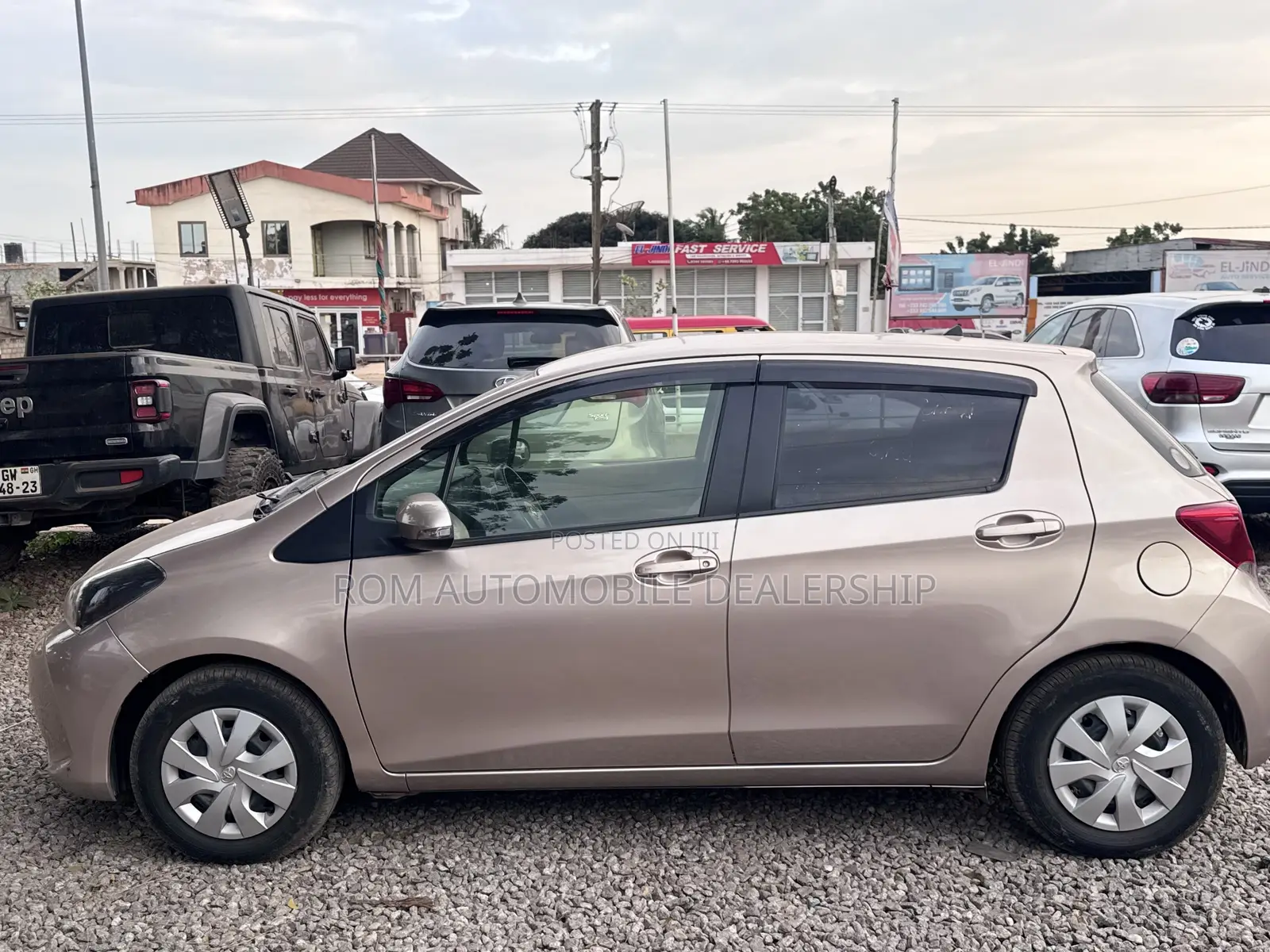 Toyota Vitz 2016 Gold