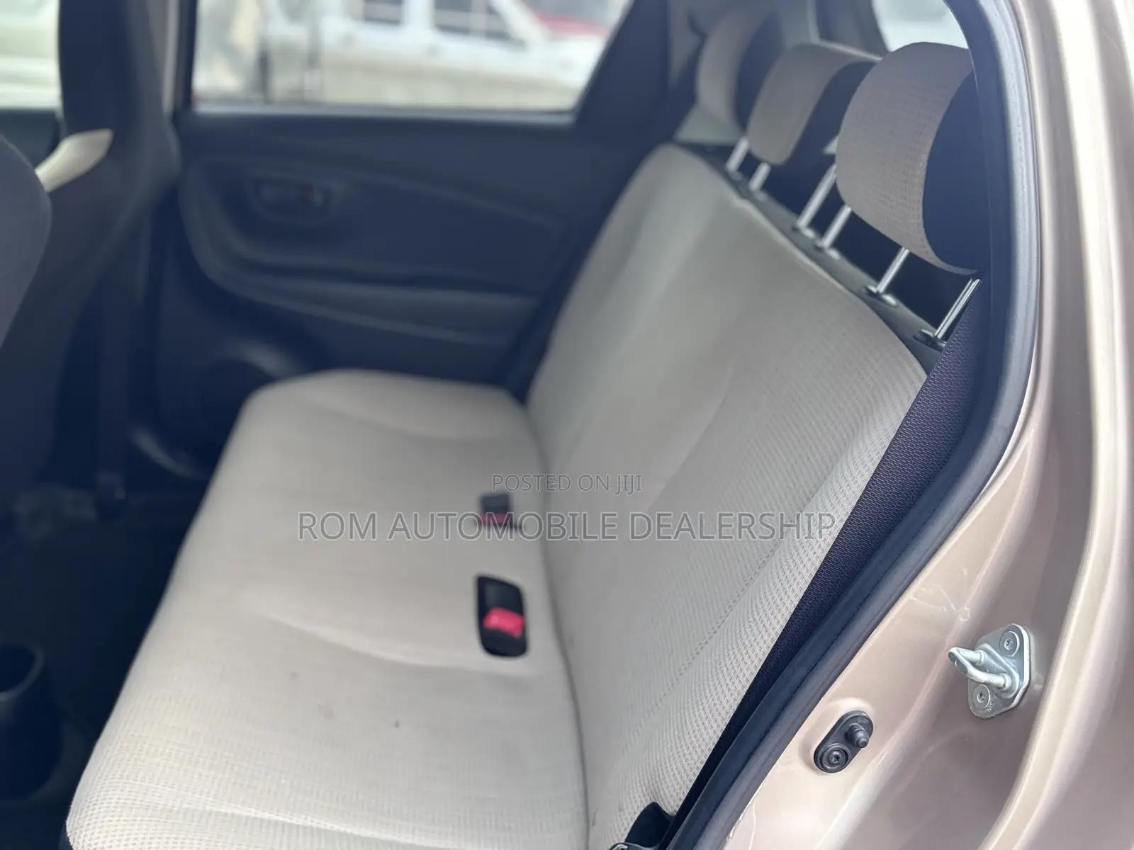 Toyota Vitz 2016 Gold