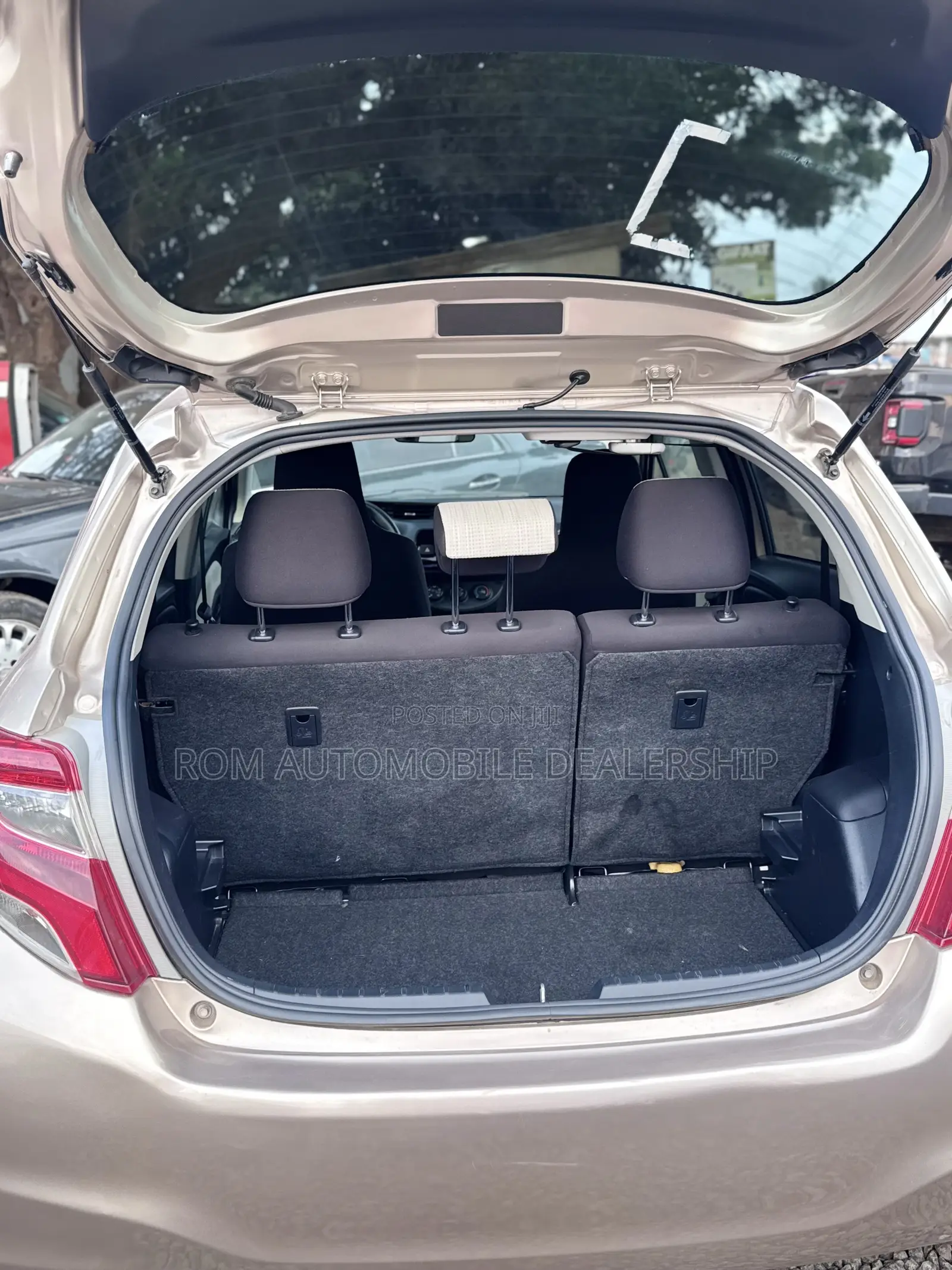 Toyota Vitz 2016 Gold
