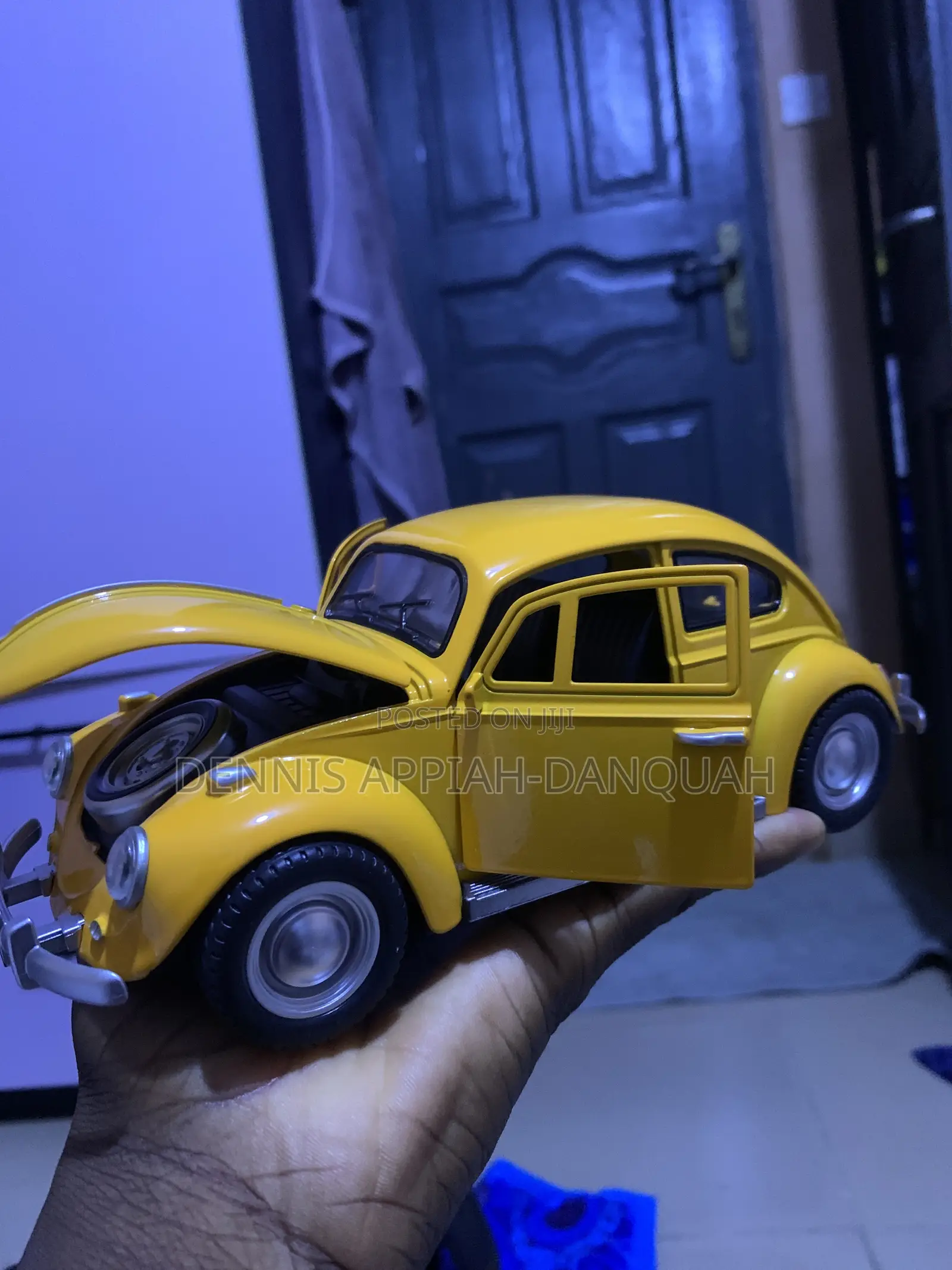1:24 Scale Car Model (Toy Cars)