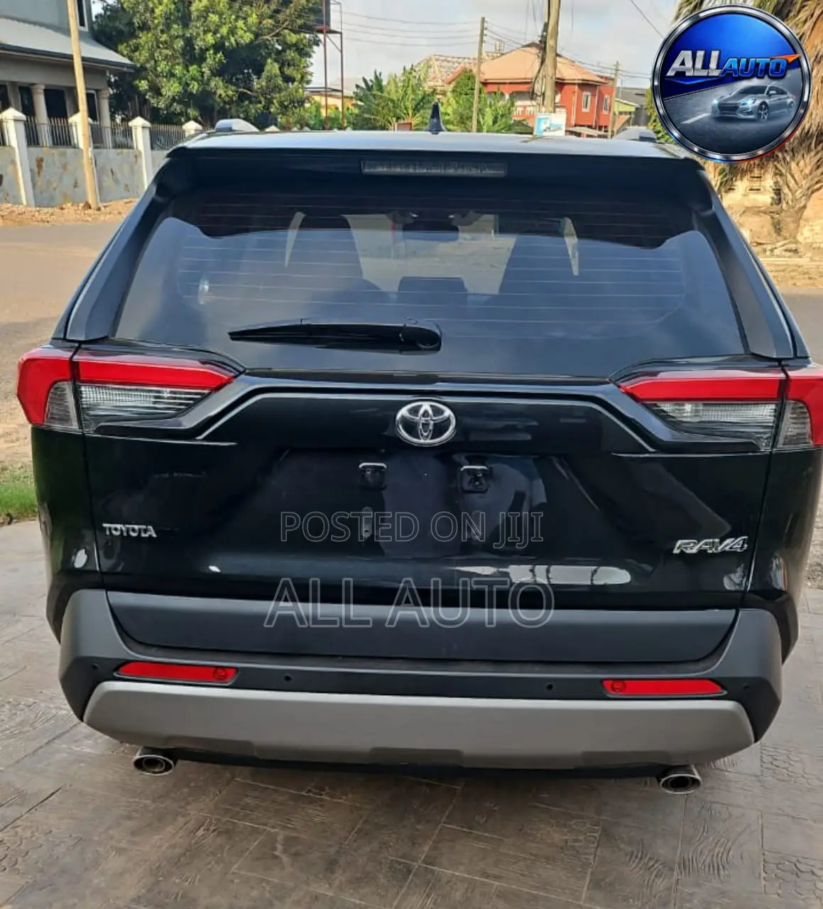 Toyota RAV4 XLE FWD 2024 Black