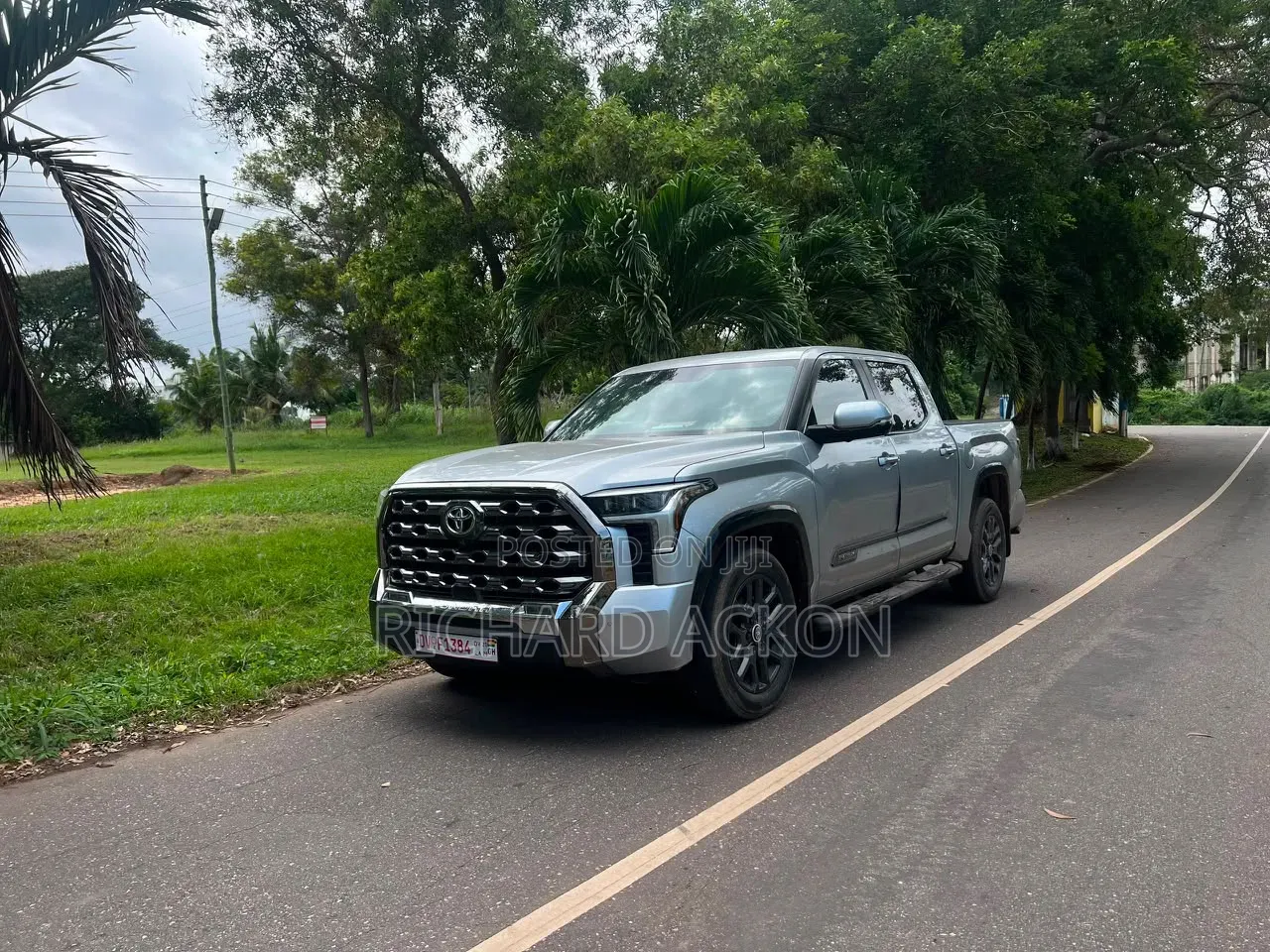 Toyota Tundra Platinum CrewMax 5.5' Bed 2024 Gray