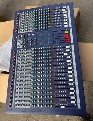 Soundcraft LX9 24-Channel Analog Mixer