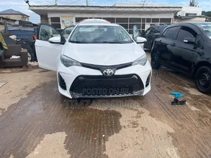 Toyota Corolla 2016 White