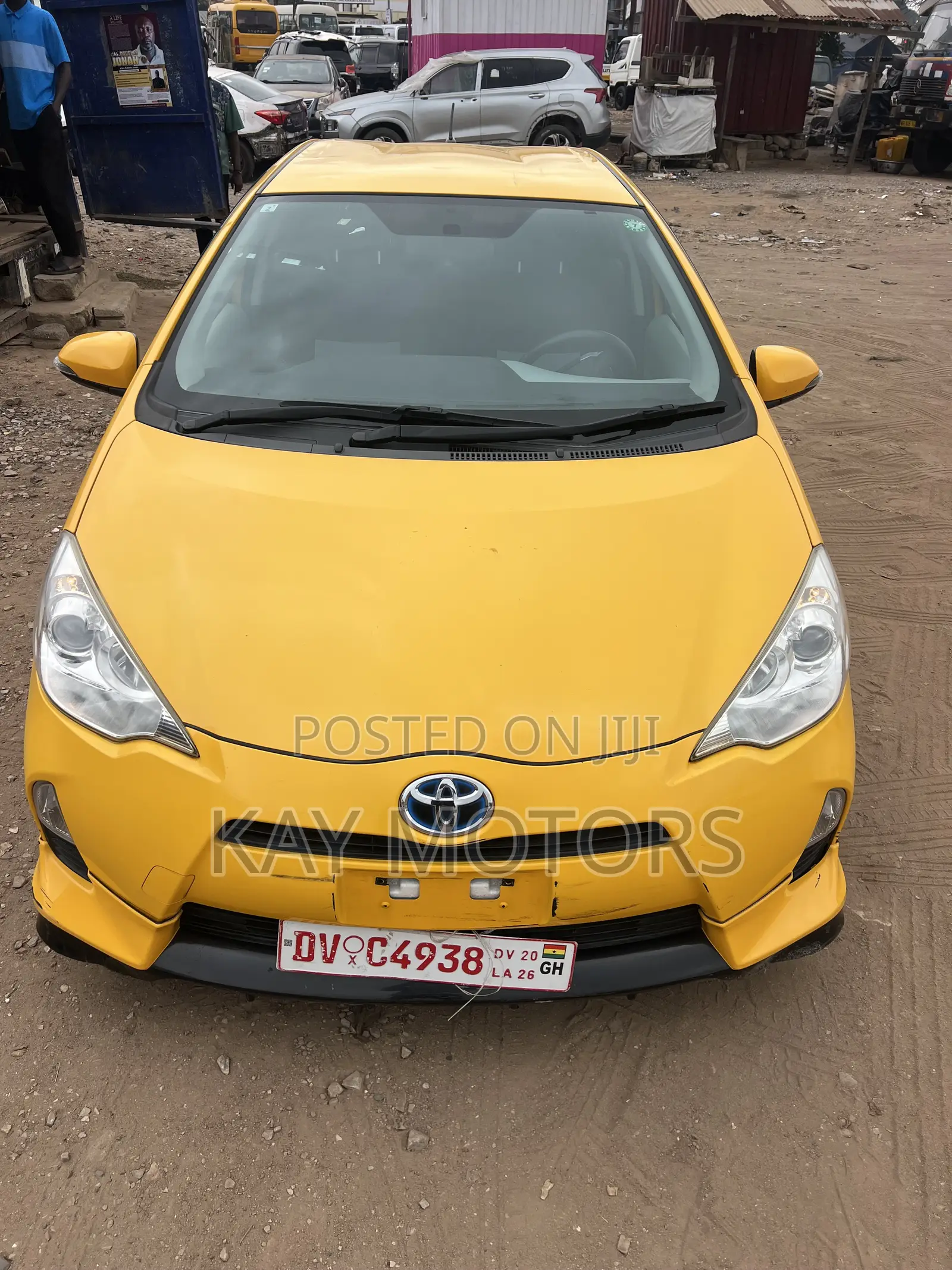 Toyota Aqua 2013 Yellow