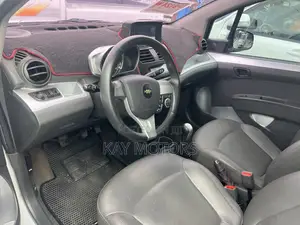 Chevrolet Spark 2LT 4dr Hatchback (1.2L 4cyl 5M) 2015 White