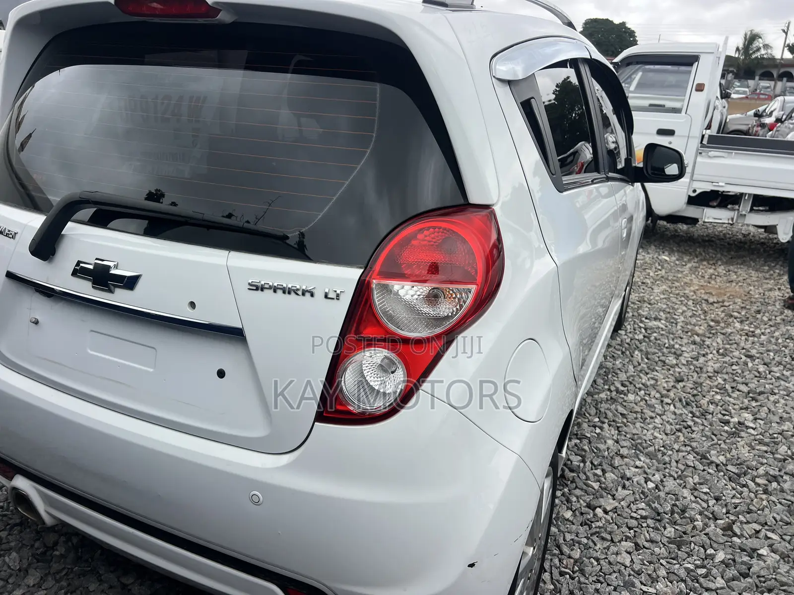 Chevrolet Spark 2LT 4dr Hatchback (1.2L 4cyl 5M) 2015 White