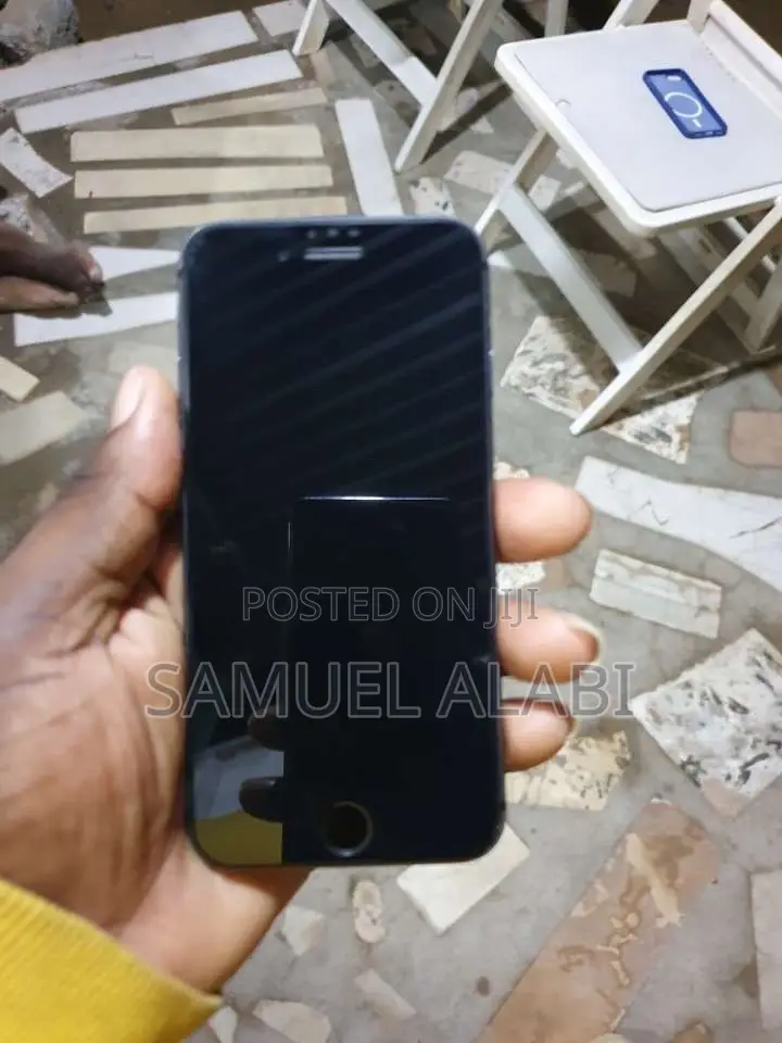 Apple iPhone 8 64 GB Black