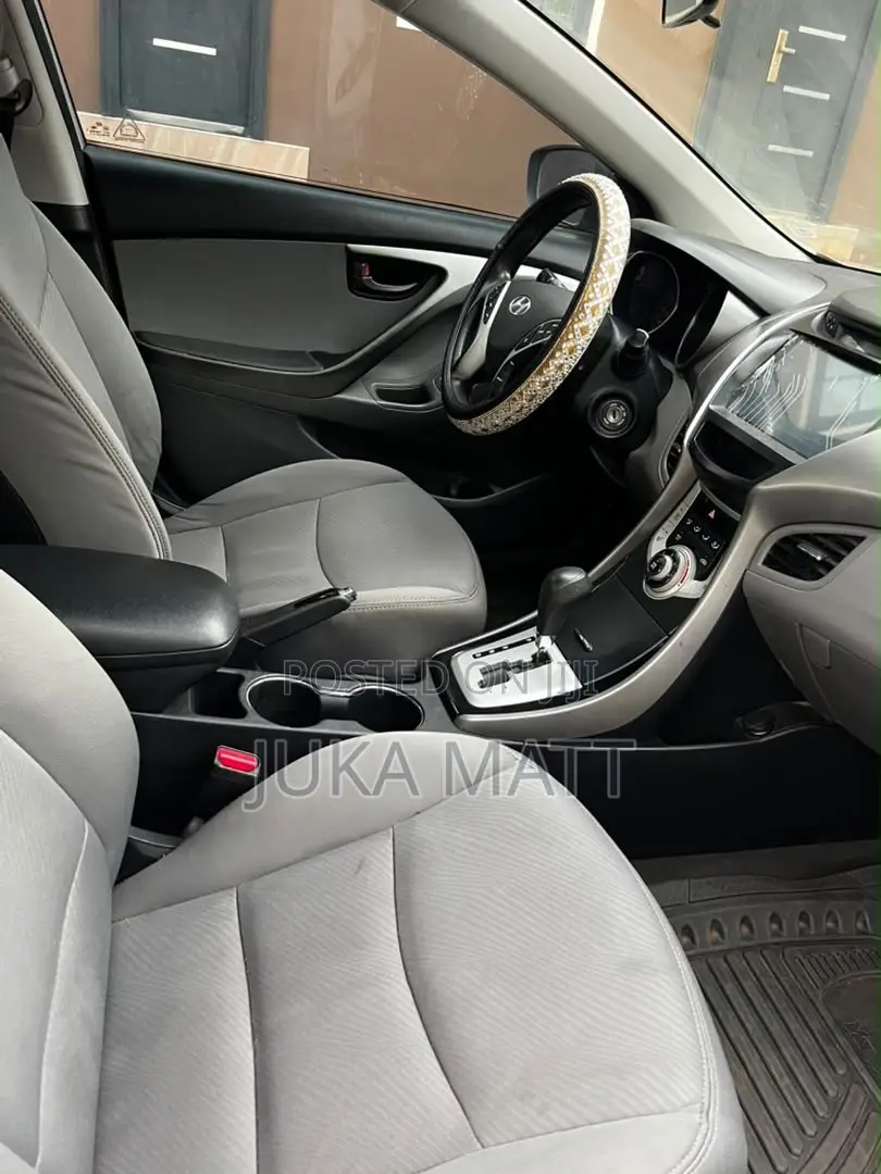 Hyundai Elantra GLS Sedan FWD (1.8L 4cyl 6A) 2013 Silver