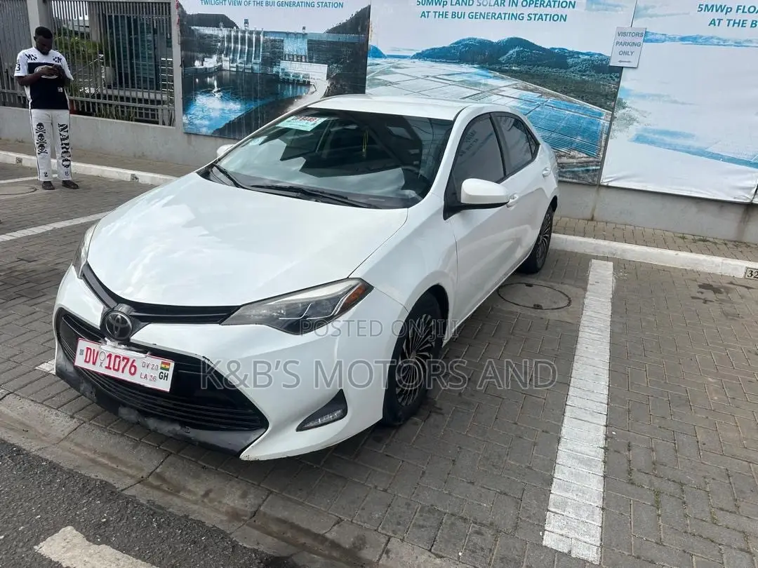 Toyota Corolla SE (1.8L 4cyl 2A) 2019 White