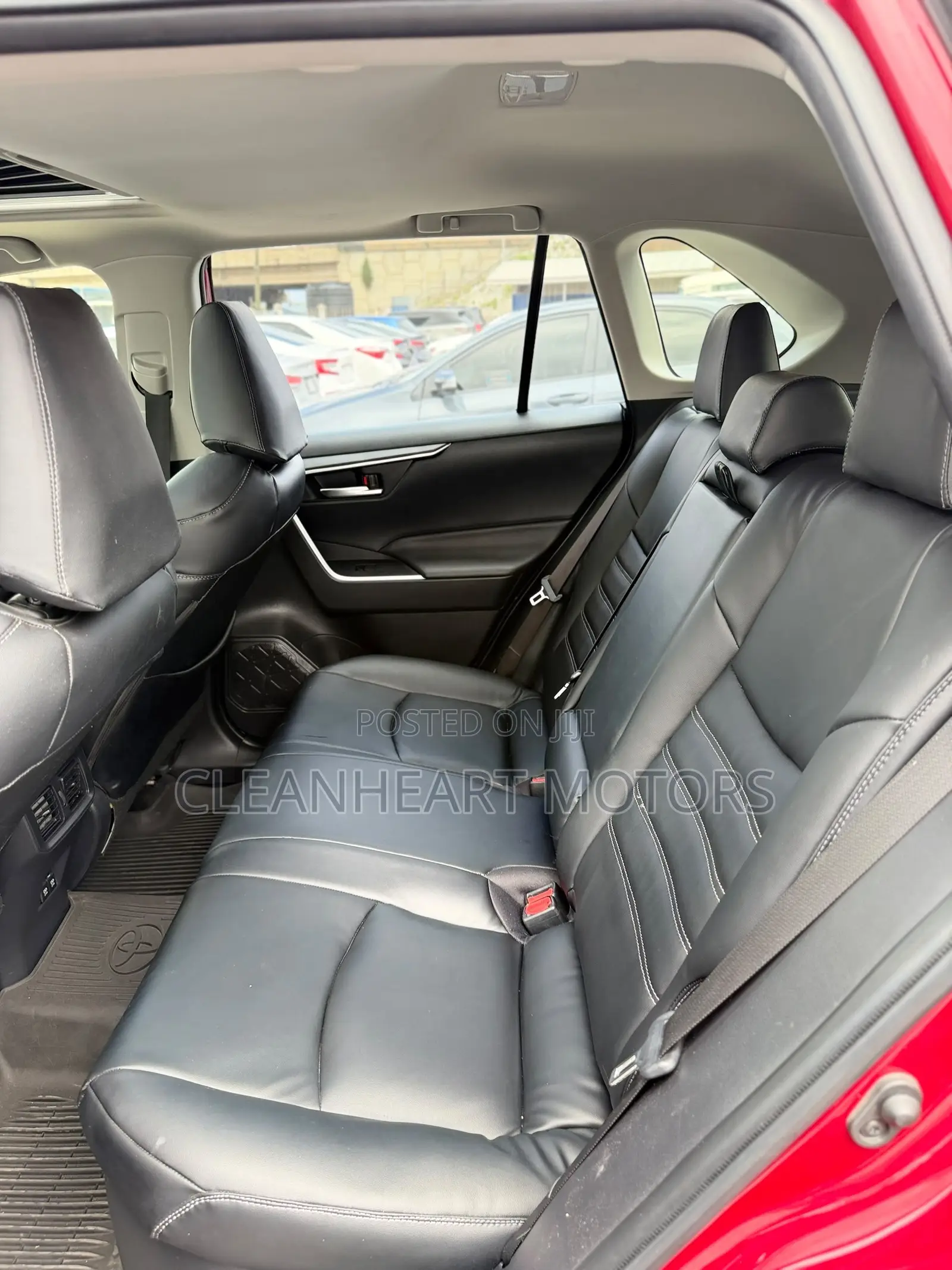 Toyota RAV4 XLE Premium 2021 Red