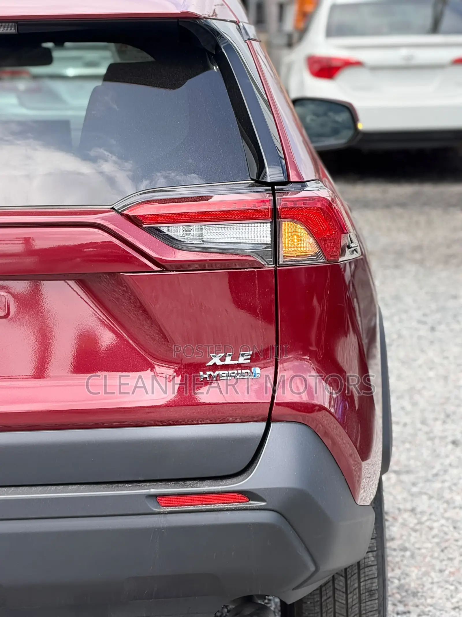 Toyota RAV4 XLE Premium 2021 Red